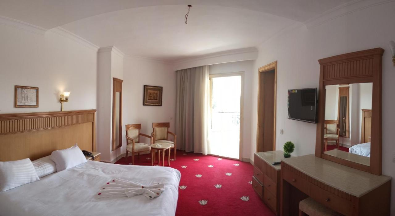 New Regency Pyramids View Hotel Kafret el-Gabal Exterior foto