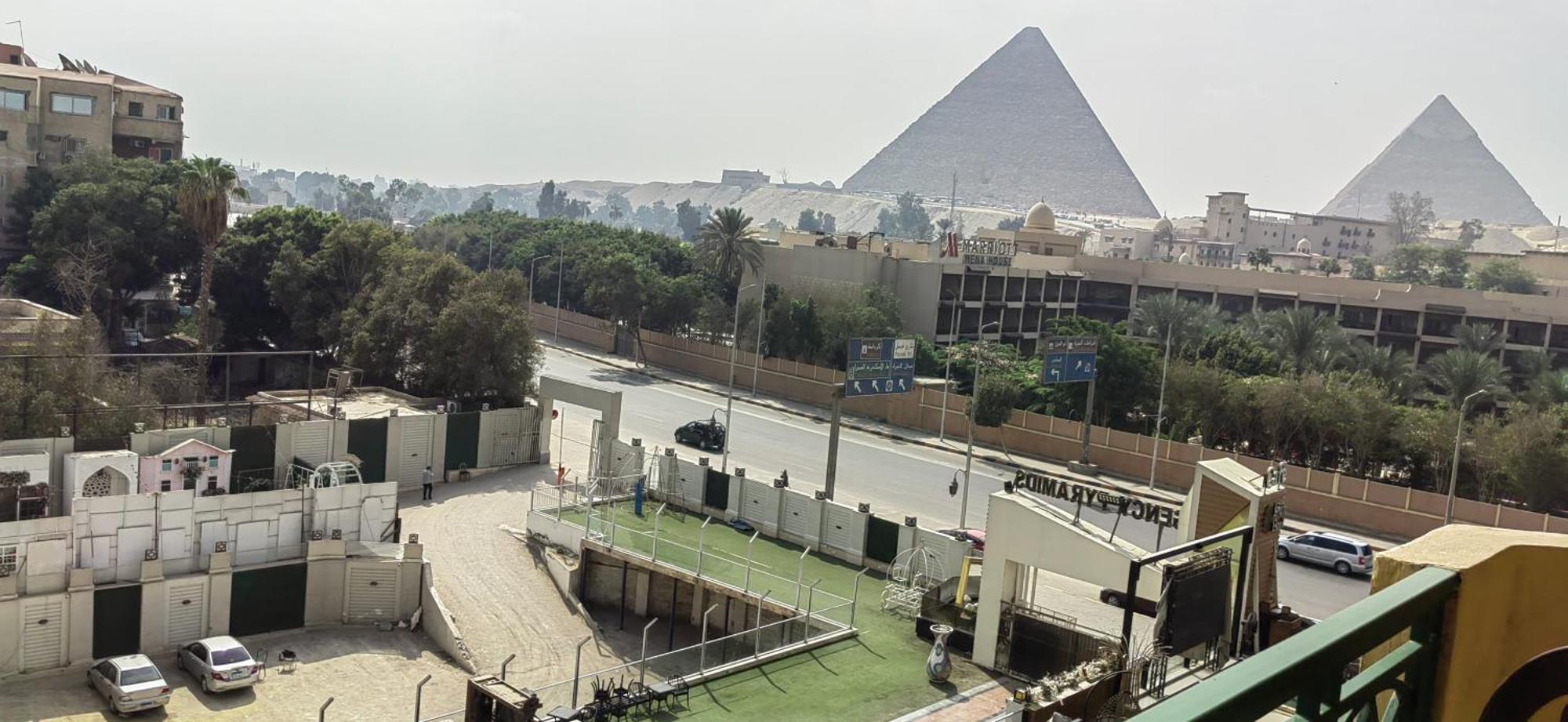 New Regency Pyramids View Hotel Kafret el-Gabal Exterior foto